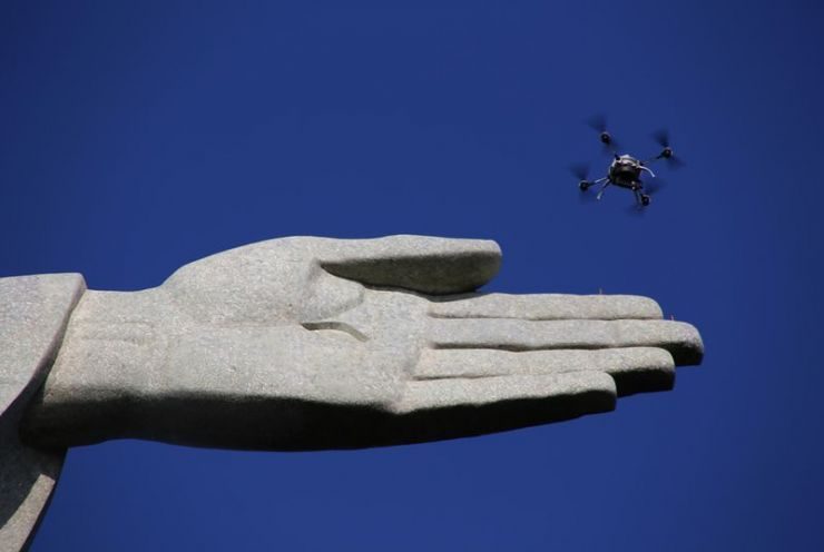 drones ayudan capturar el primer modelo 3d del cristo redentor projeto aeryon scout flying right 0