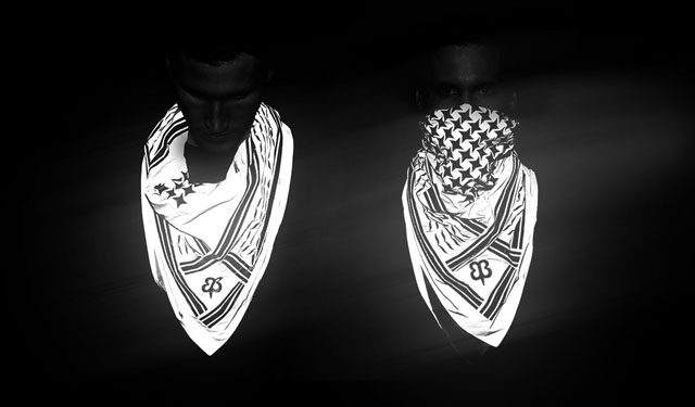 flashback coleccion de prendas que arruina las fotos los papparazzi xflashback silver screen scarf 11 1 jpg pagespeed ic  7wv