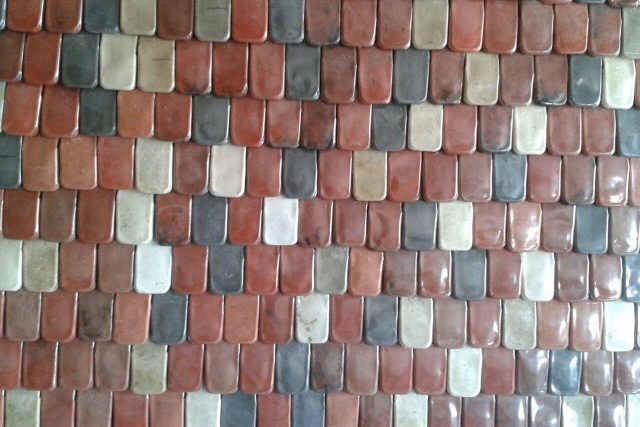 proyecto recicla botellas de plastico en tejas 3