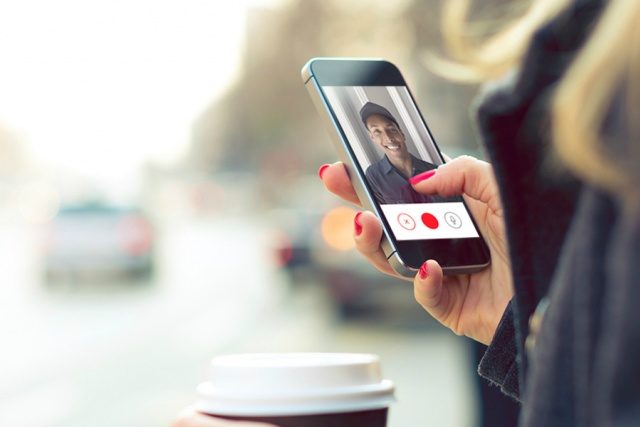 august lanza nuevos accesorios compatibles con homekit doorbell camera app 640x427 c