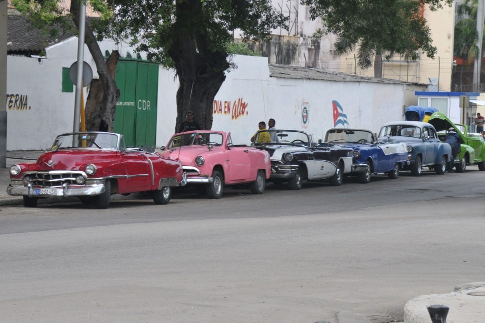 motorola verizon droid turbo2 cuban cars 1 970x647 c