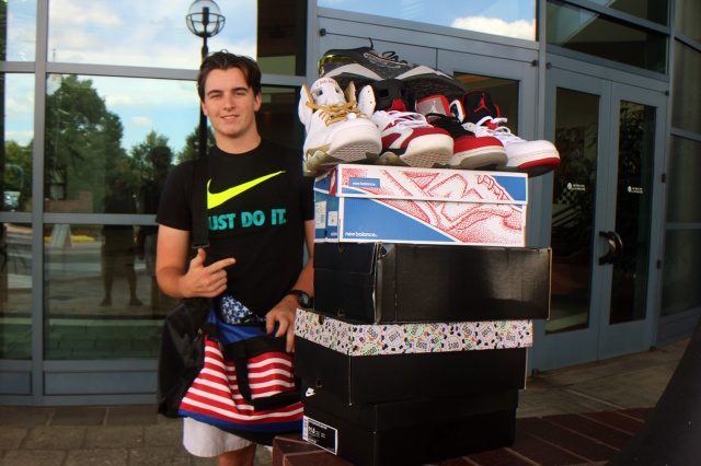 Devin Williams logró comprar el par de sus sueños a través de la reventa de uno de sus tenis.