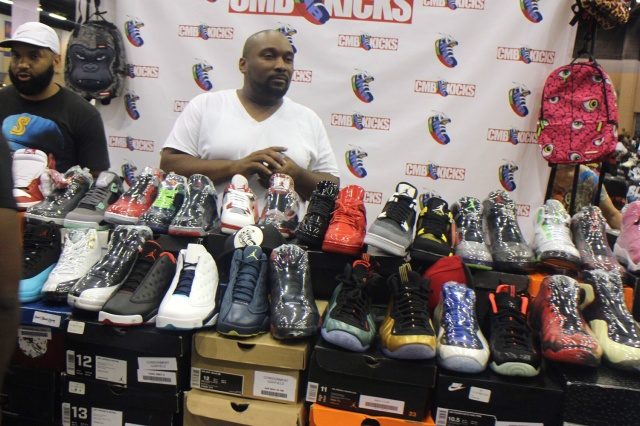 Con solamente tres años de existencia, CMB Kicks hace la mayoría de sus ventas por internet.