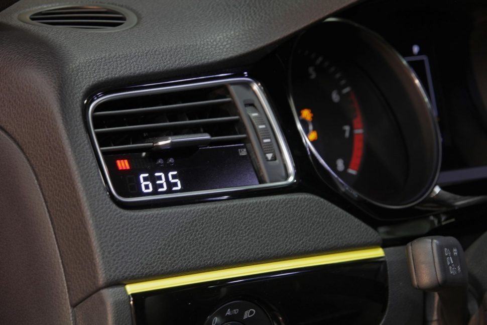 el jetta de vw edicion momo debuto en sema con todo y barras techo img 0274 970x647 c