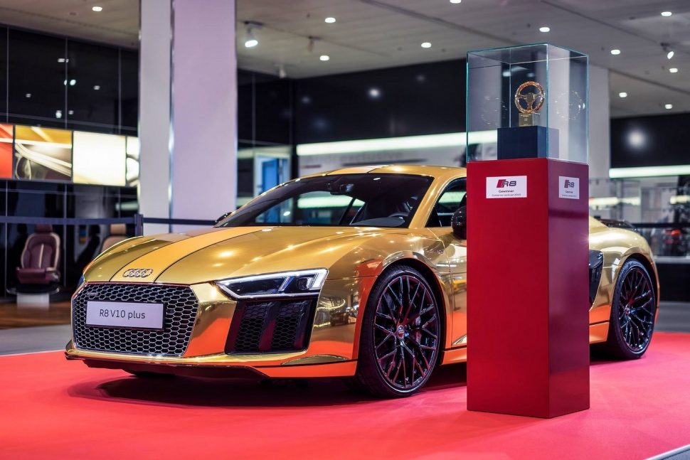 audi r8 v10 de oro 02