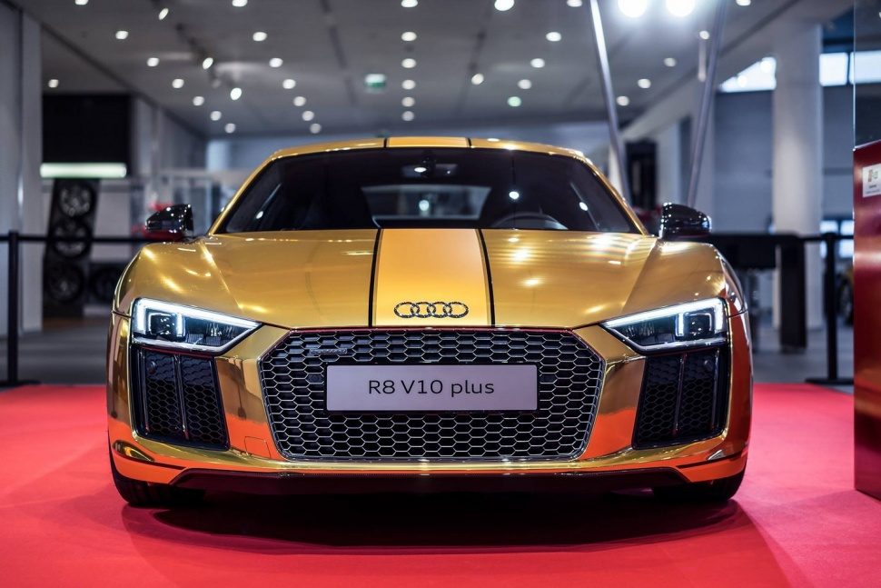 audi r8 v10 de oro 03