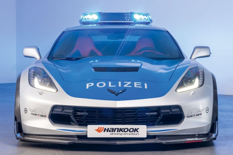 auto policia alemana corvette stingray 04