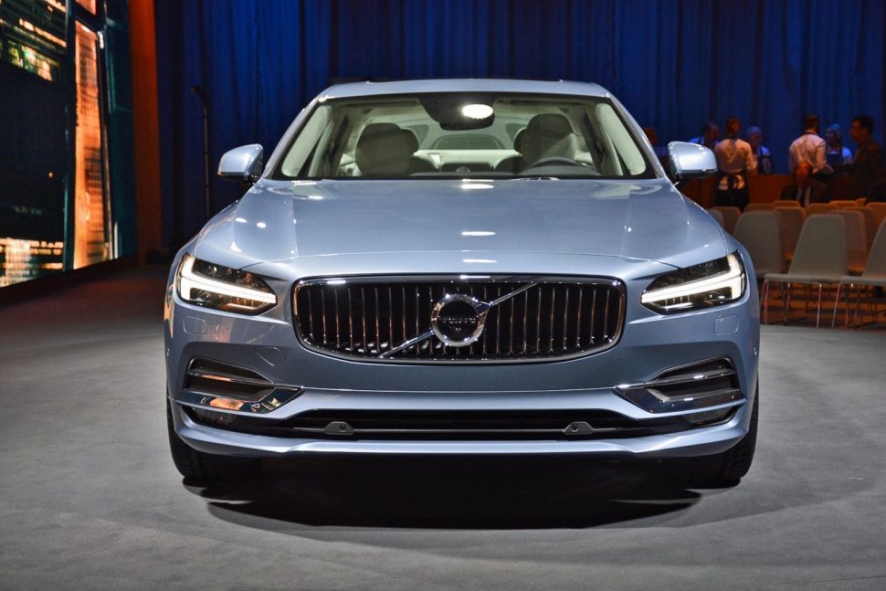 el volvo s90 equipado con tecnologia de avanzada en seguridad 03