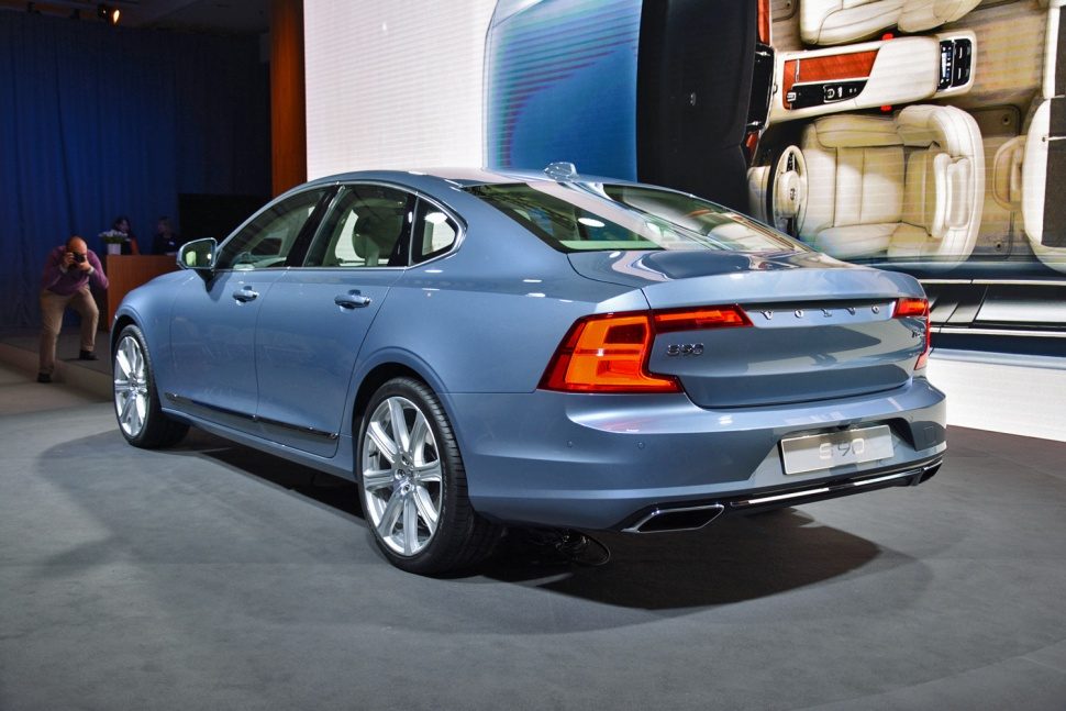 el volvo s90 equipado con tecnologia de avanzada en seguridad 04