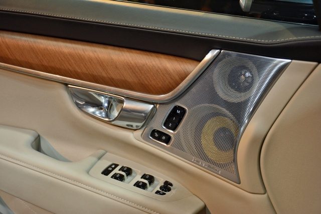 el volvo s90 equipado con tecnologia de avanzada en seguridad 15