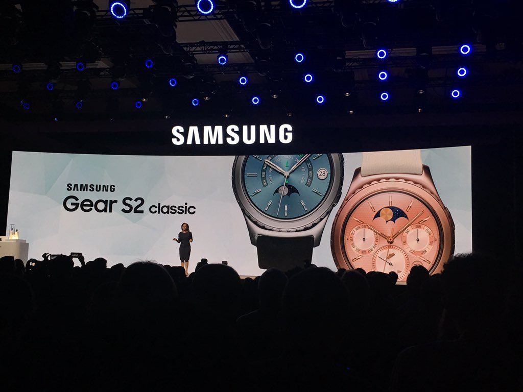 CX_bIinUsAAo3kF.jpg-large