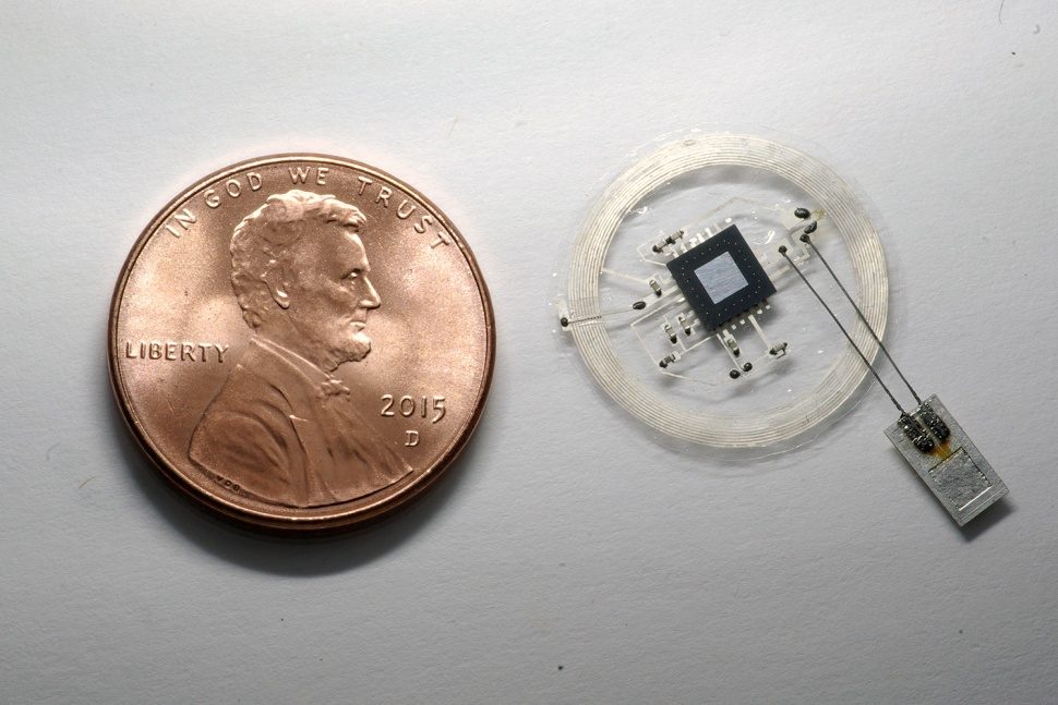 invento implante actividad cerebral nfc pressure sensor with coin 01 970x647 c