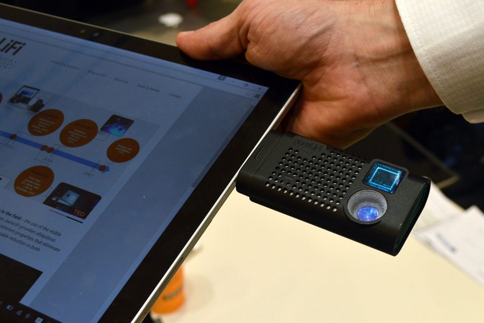 li fi internet led 0007 970x647 c