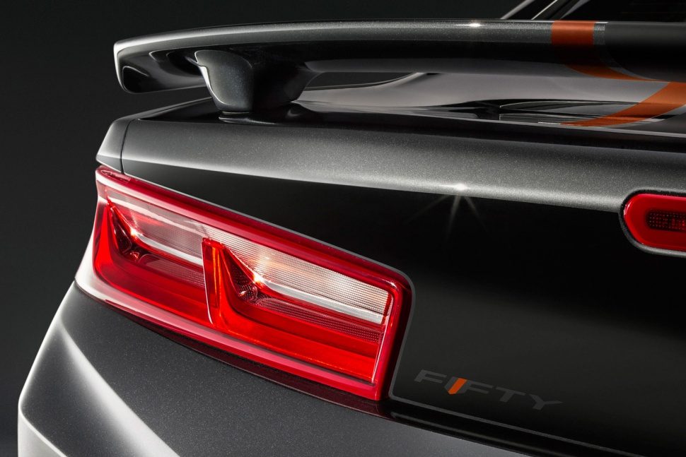 chevrolet camaro edicion especial aniversario 50 04