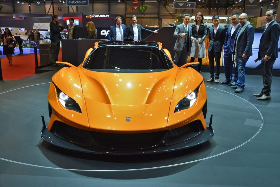 gumpert apollo arrow en ginebra 02