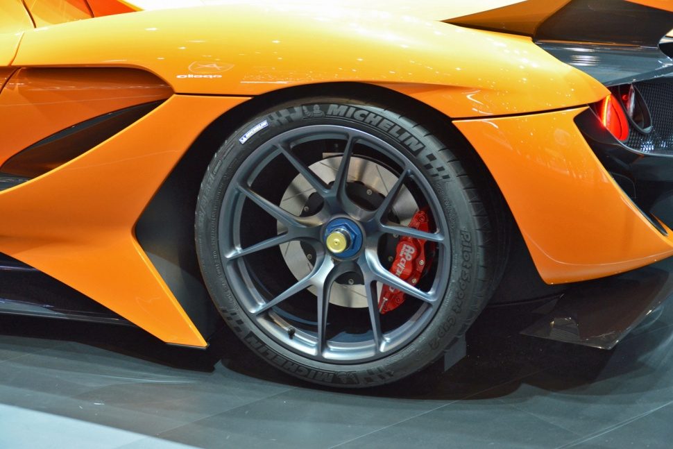 gumpert apollo arrow en ginebra 08