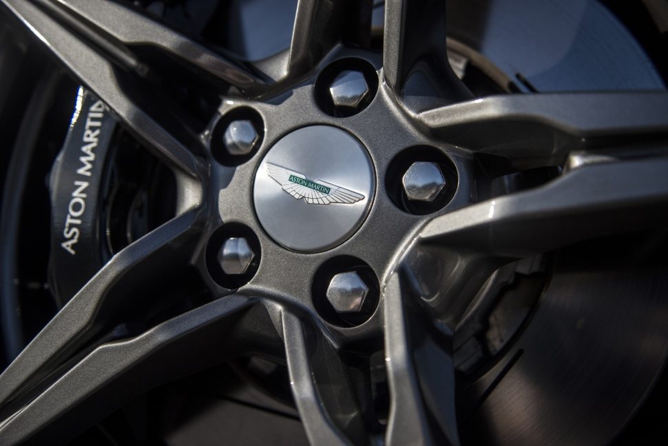 aston martin vantage gts amgts 10