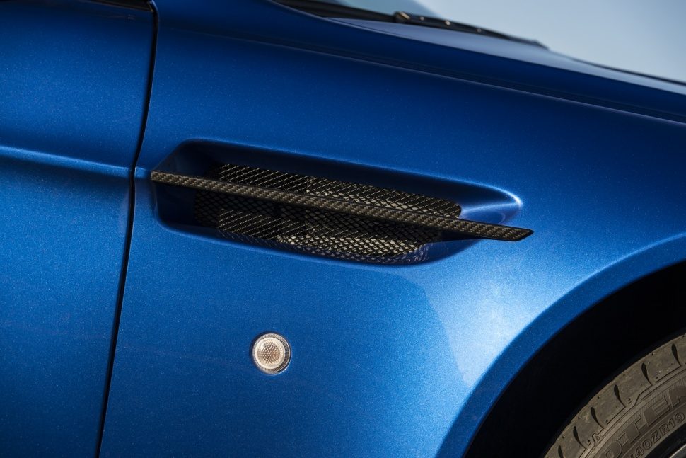 aston martin vantage gts amgts 11