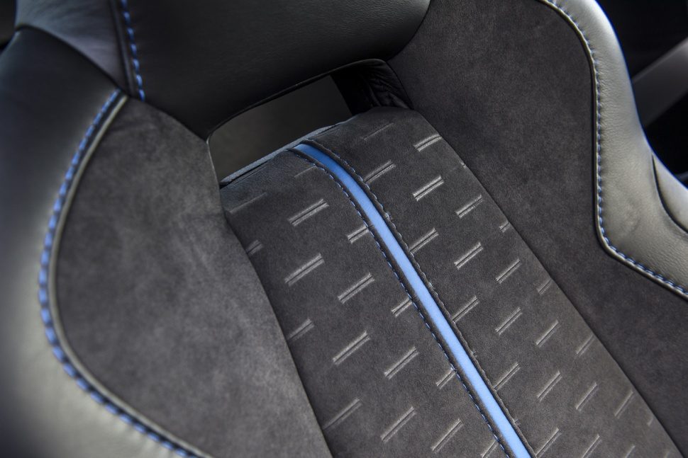 aston martin vantage gts amgts 17