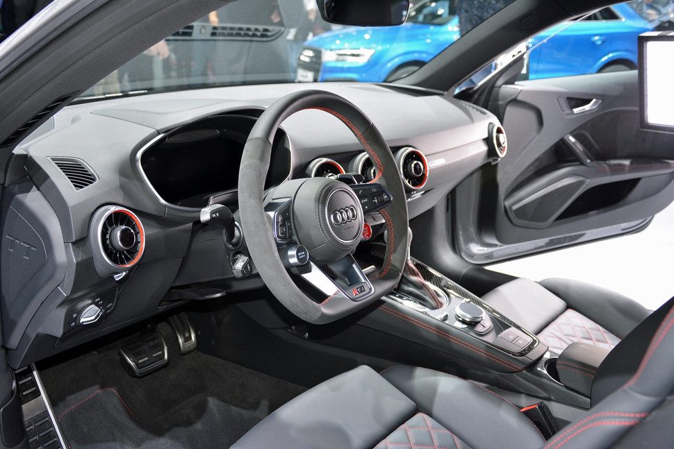 audi presento su nuevo tt rs en beijing autt 23