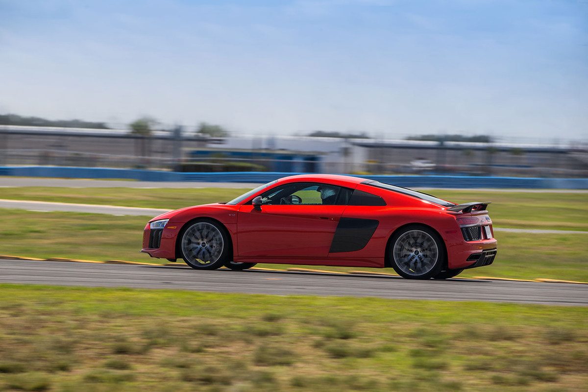 audi r8 v10 plus en daytona road trip 03