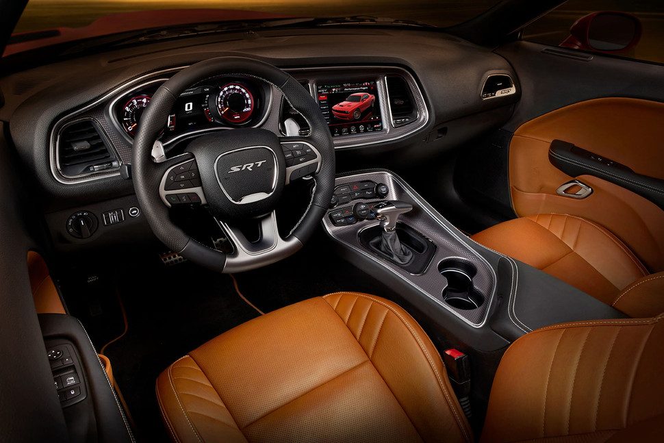 dodge challenger srt hellcat 2016 front interior 970x647 c