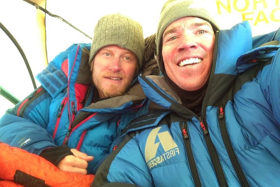 escalan el everest sin oxigeno ballinger phone selfie 970x647 c