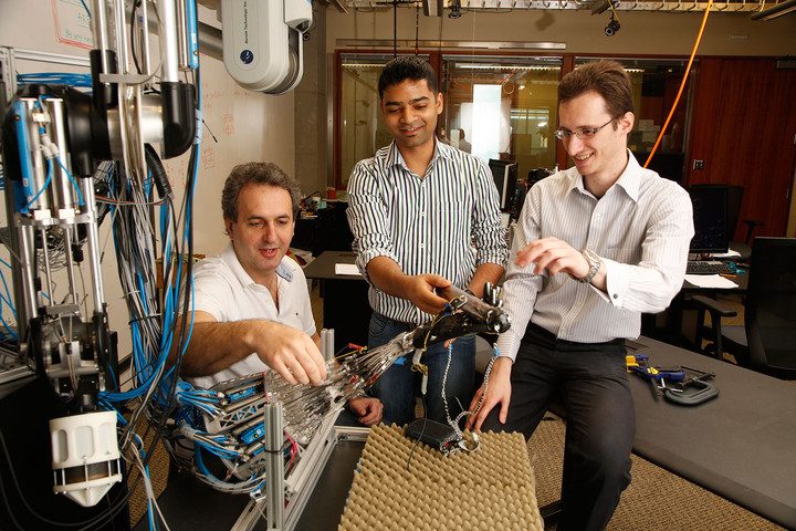 investigadores crean mano artificial muy agil uw movement control laboratory 002 720x480 c