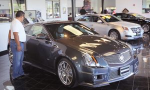 cadillac utilizara realidad virtual vender autos consumer spending jumps 0 4 percent in july