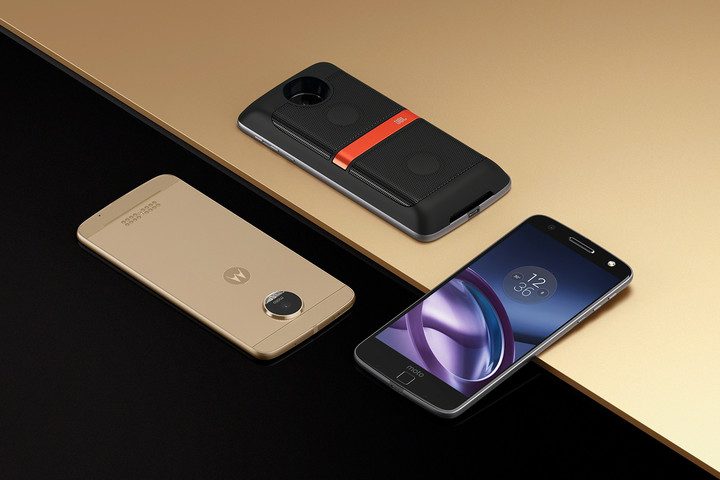 moto z motomods lifestyle 720x480 c
