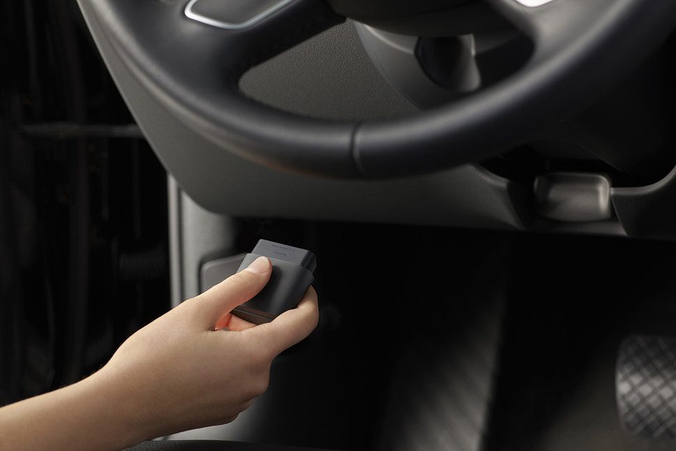 esta funda para la matricula oculta una camara de seguridad pearl rearvision 0012 970x647 c