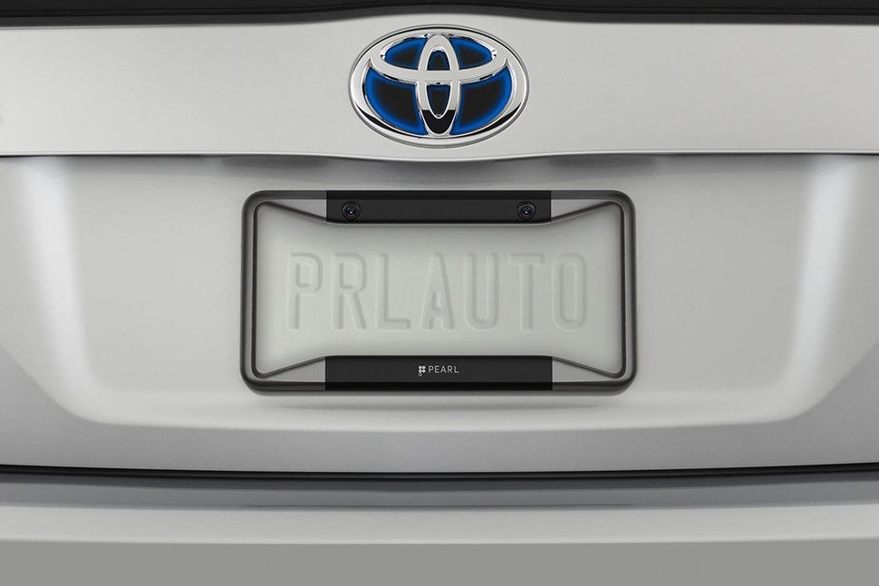 esta funda para la matricula oculta una camara de seguridad pearl rearvision 005 970x647 c