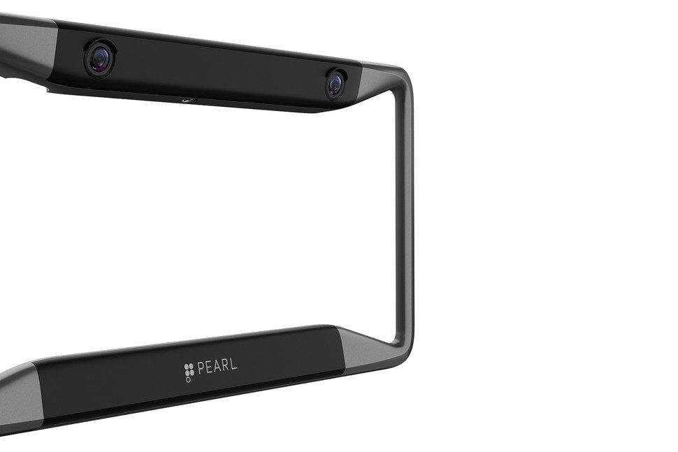 esta funda para la matricula oculta una camara de seguridad pearl rearvision 007 970x647 c