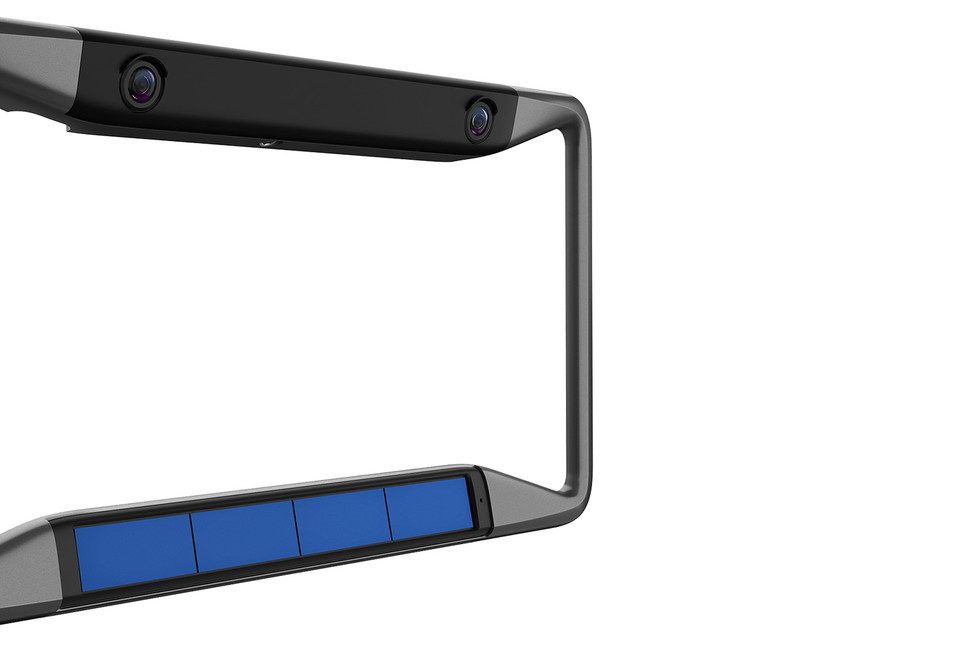 esta funda para la matricula oculta una camara de seguridad pearl rearvision 008 970x647 c