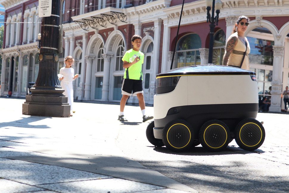 el futuro de los drones para envios podria estar en las aceras starship drone 0008 970x647 c