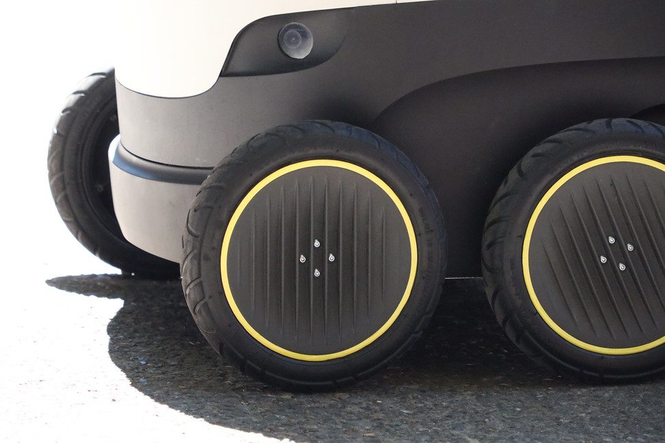 el futuro de los drones para envios podria estar en las aceras starship drone 0011 970x647 c