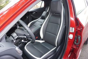 2017-infiniti-qx30_14-970x647-c