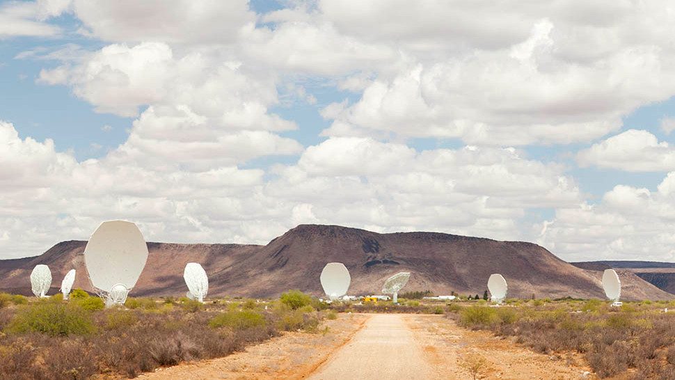 telescopio meerkat surafrica meerkattele10 970x546 c