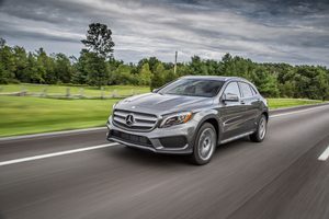 mercedes-benz-gla250-4matic-970x647-c