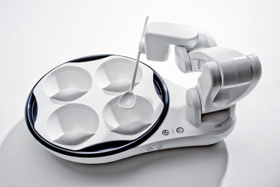 obi es un robot que alimenta a la gente con discapacidad 2 970x647 c