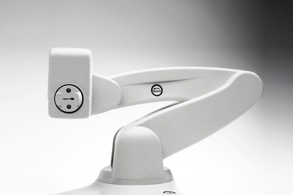 obi es un robot que alimenta a la gente con discapacidad 5 970x647 c