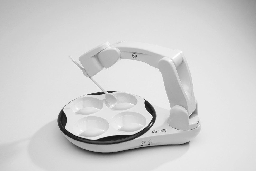 obi es un robot que alimenta a la gente con discapacidad obi2 970x647 c
