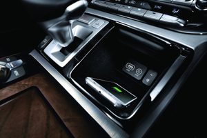 2017-genesis-g90-interior-8-970x647-c