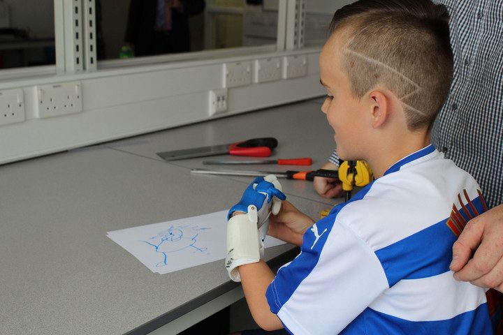 crean una protesis para un nino con impresora 3d 3dprinthand2 720x480 c