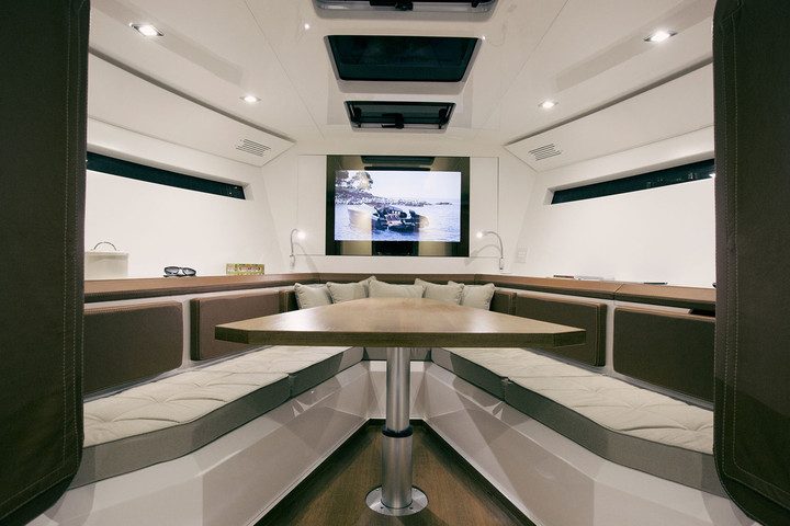 nuevo yate evo 43 evo43 internals 7 720x480 c