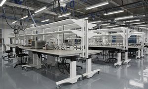 area 404 el laboratorio donde facebook construye futuro workbenches 640x427 c