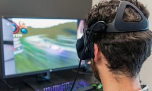 google quiere convertir la vr en un universo positivo oculus rift on matt back2 2 640x0