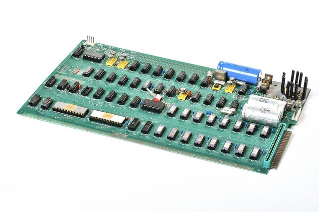 vendida la computadora rare apple 1 de jobs y wozniak original 2 640x427 c