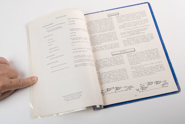 vendida la computadora rare apple 1 de jobs y wozniak original 7 2 640x427 c