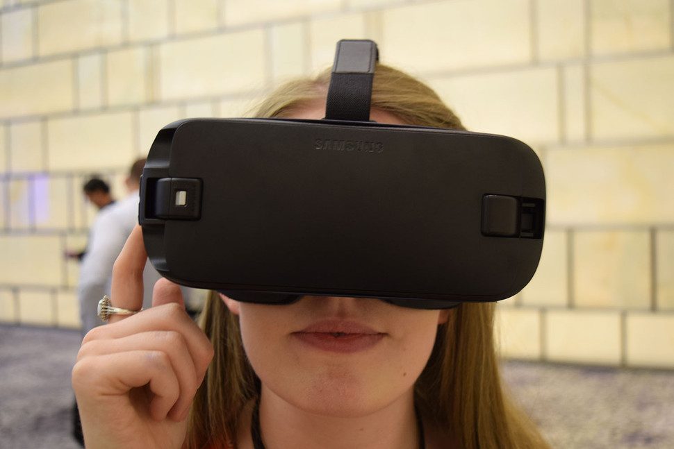 asi nuevo samsung gear vr 2016 2 front 970x647 c